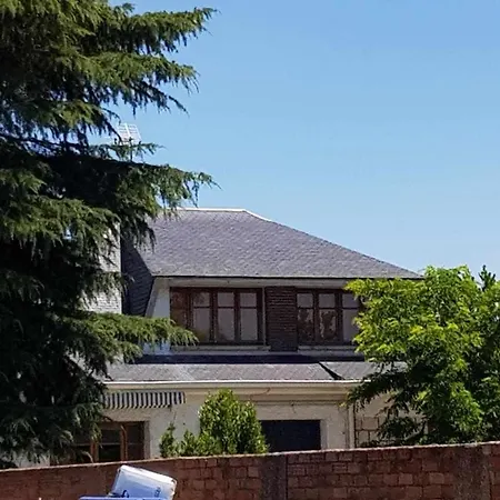 Con Piscina, 12 Personas * Valladolid