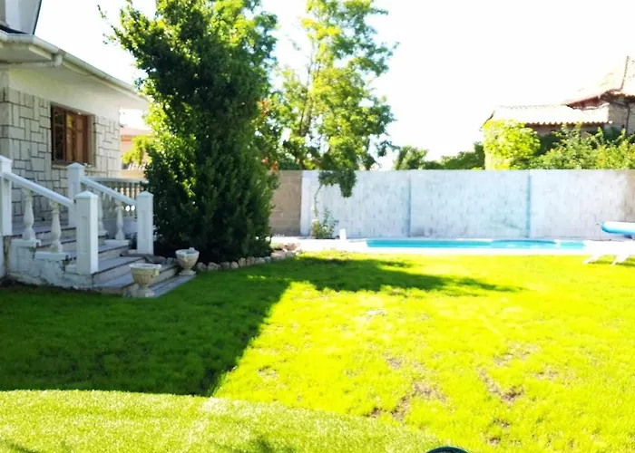 펜션 Con Piscina, 12 Personas